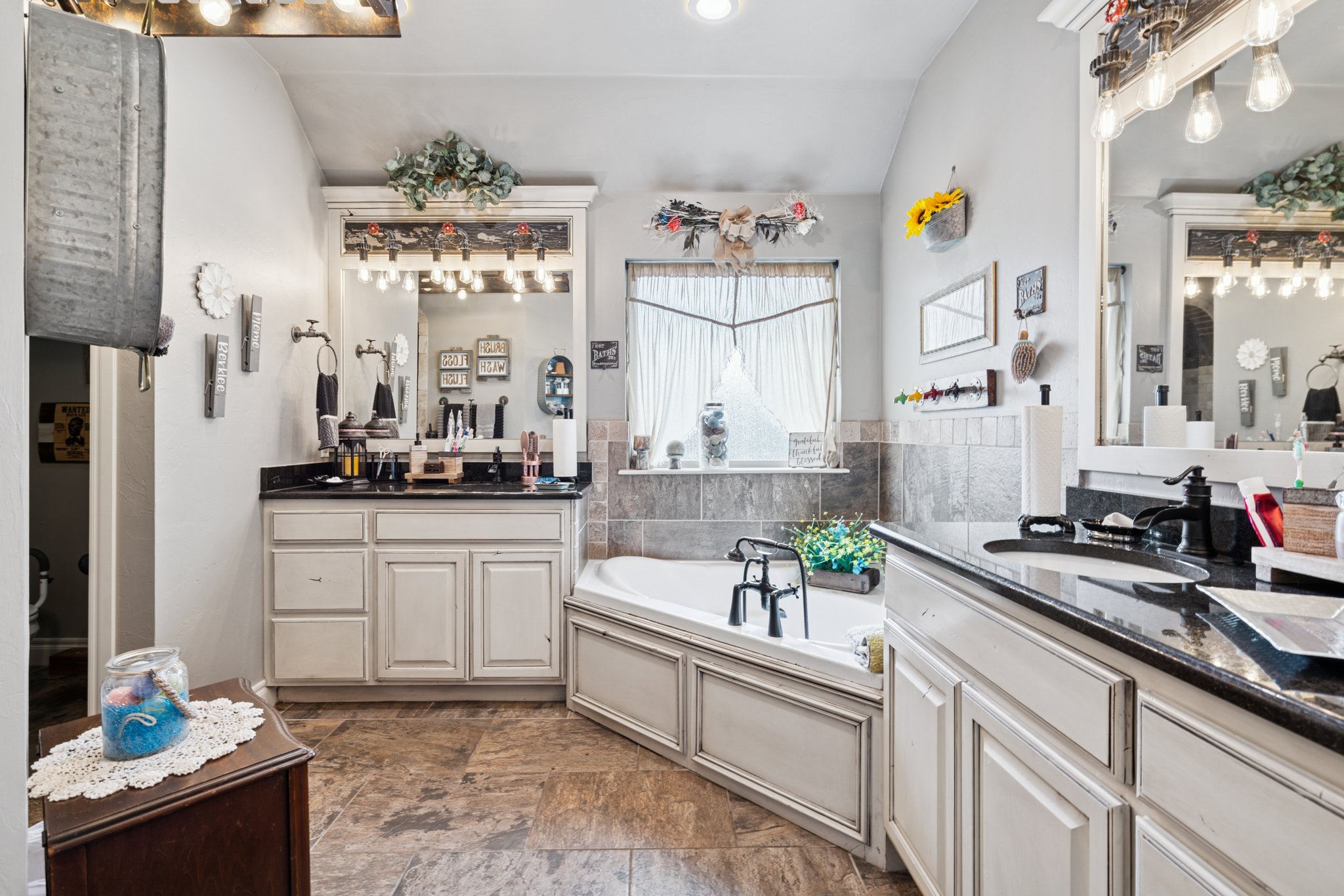 18302 Stagecoach Trail_019.jpg