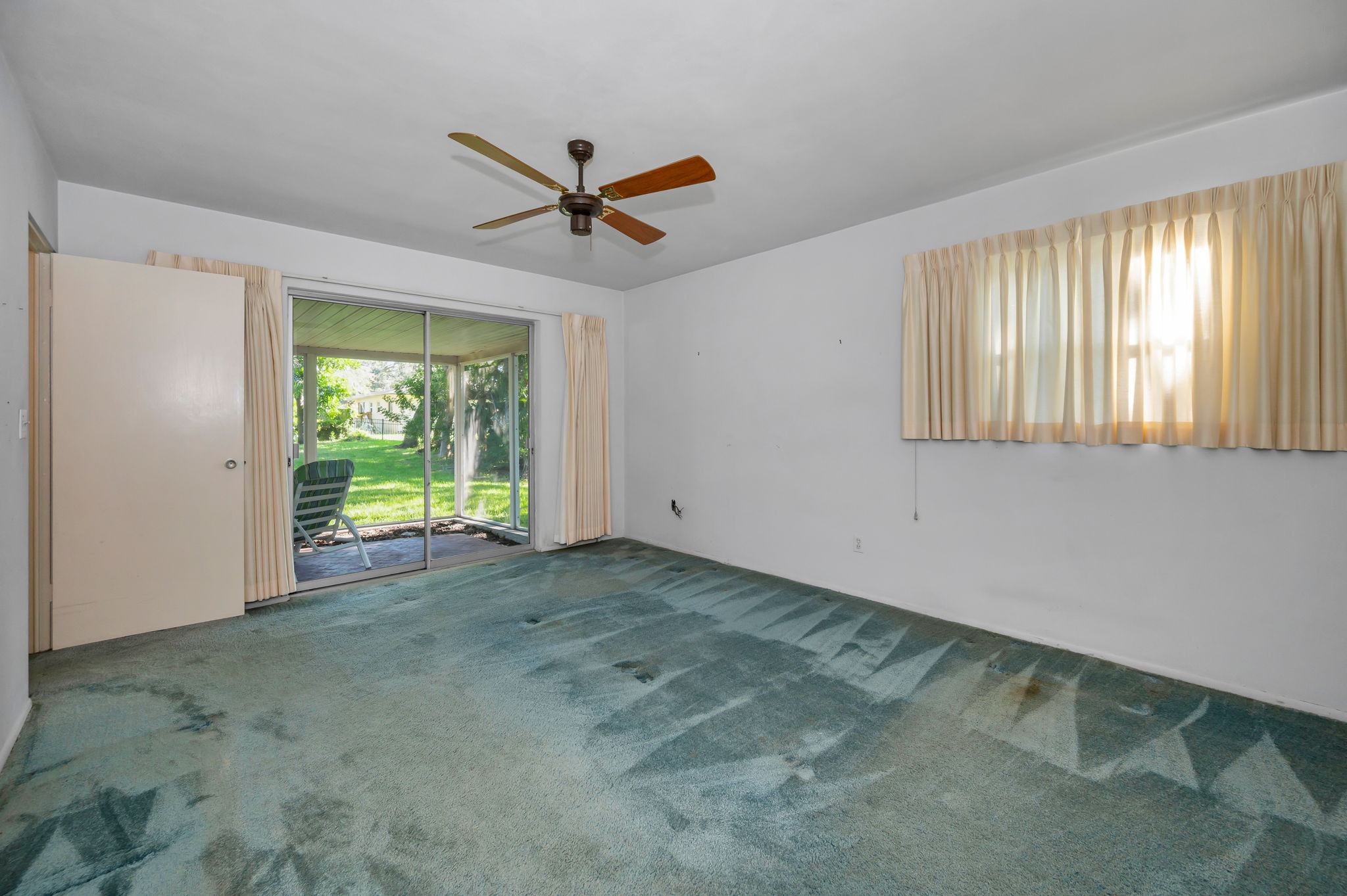 Primary Bedroom1a