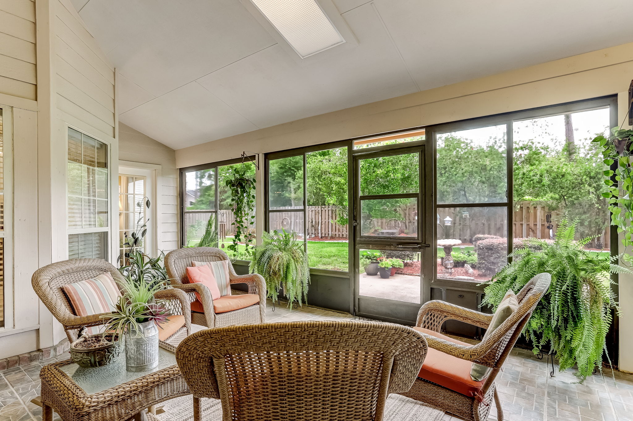 Screened-in Porch