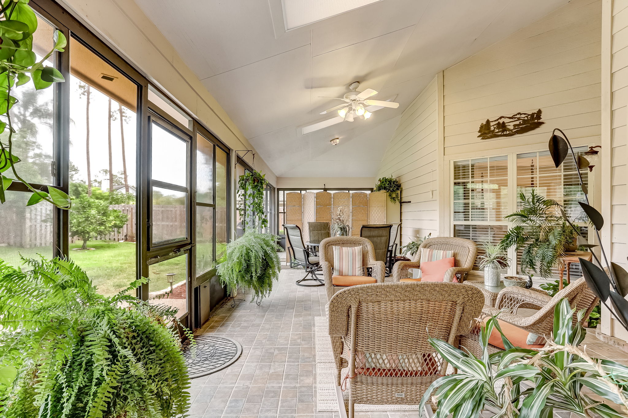 Screened-in Porch