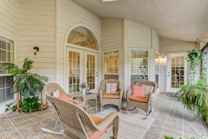 Screened-in Porch