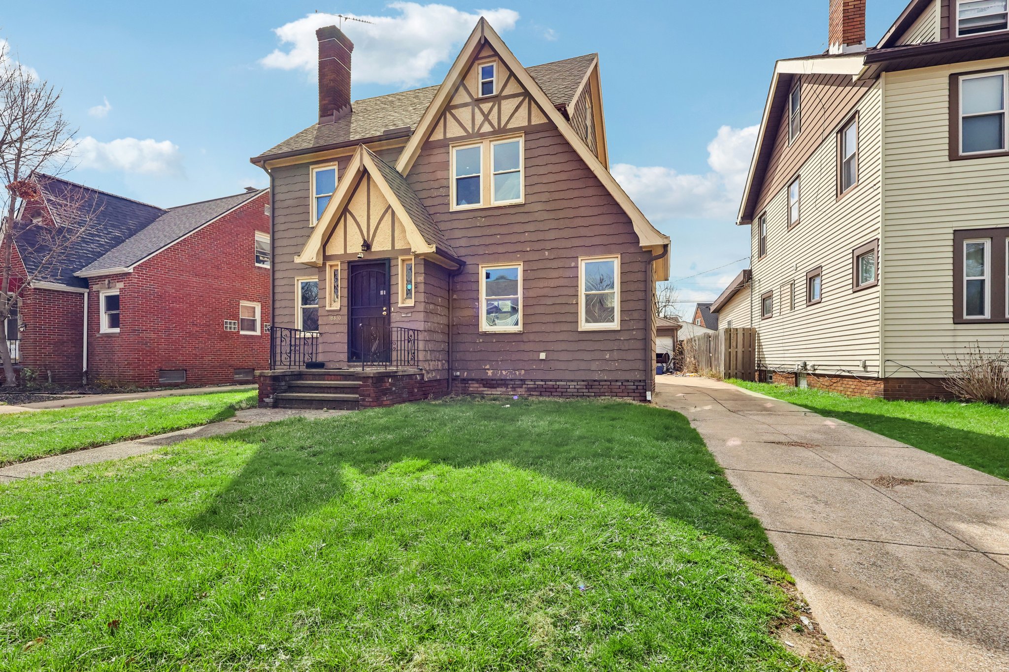 La Salle Ave-S0804-002.jpg