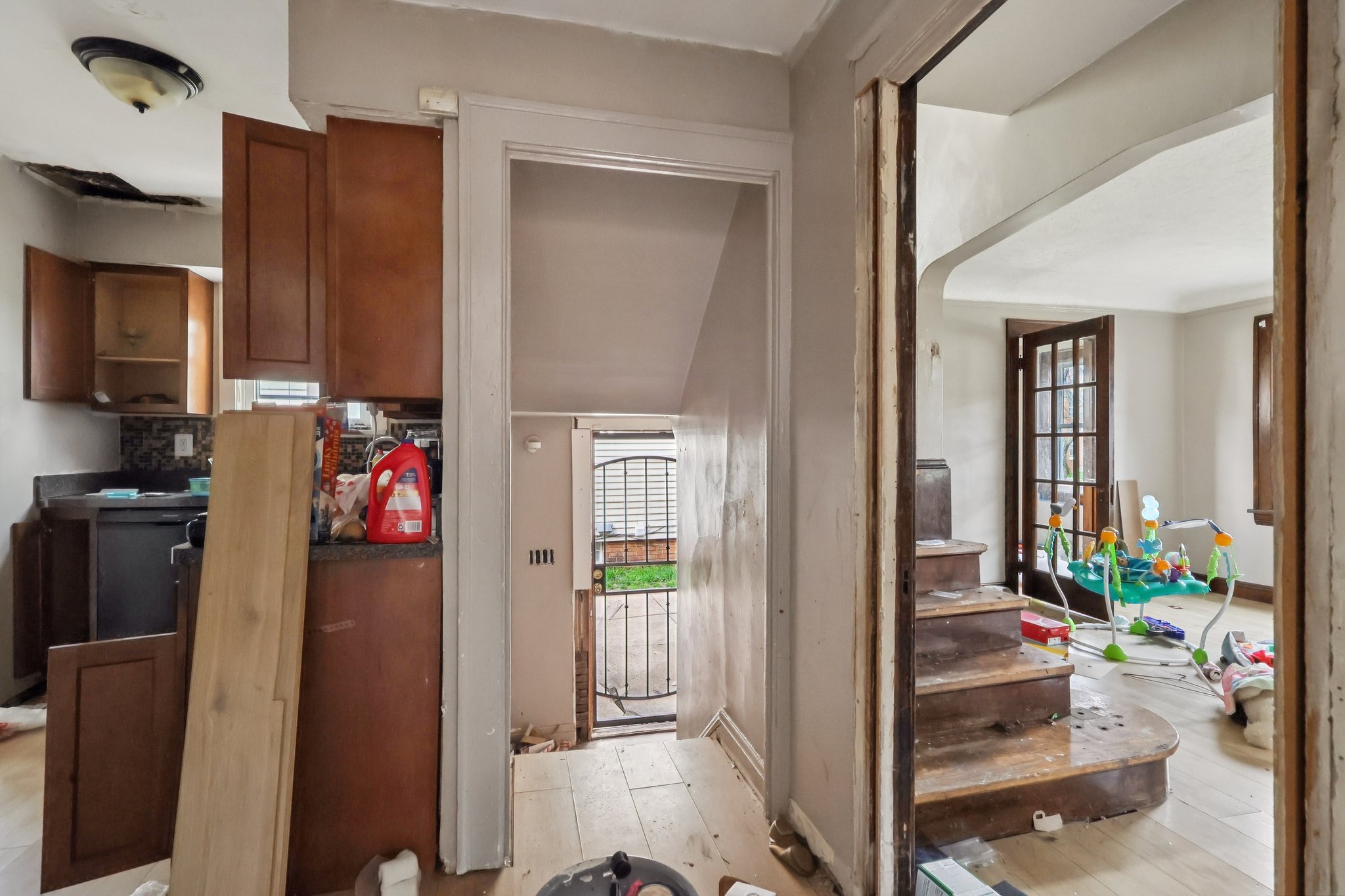 La Salle Ave-S0804-011.jpg