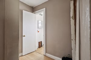 La Salle Ave-S0804-015.jpg