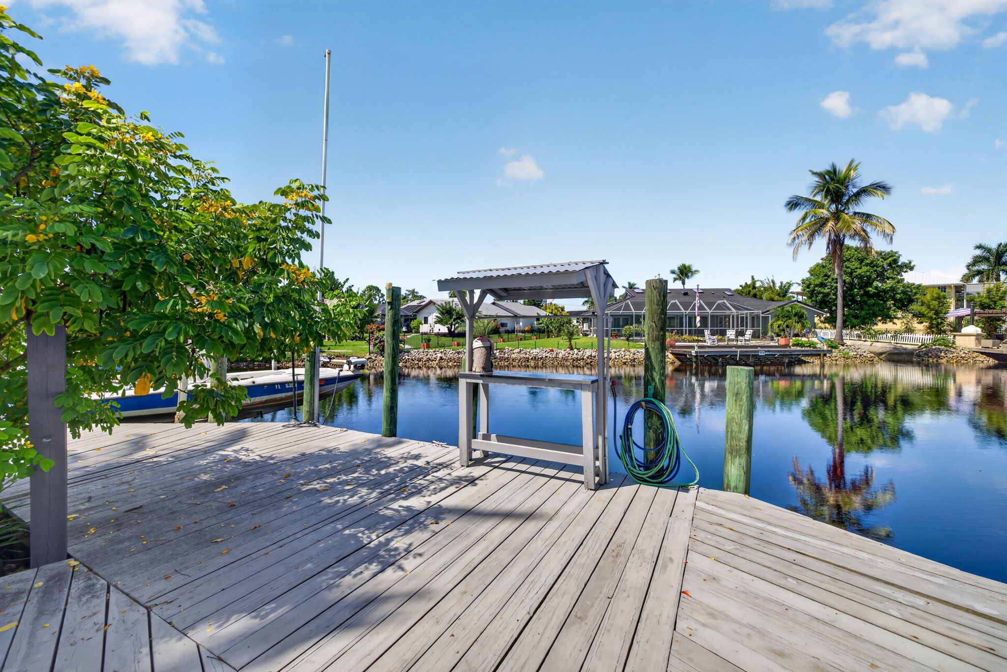 Dock 1 of 3