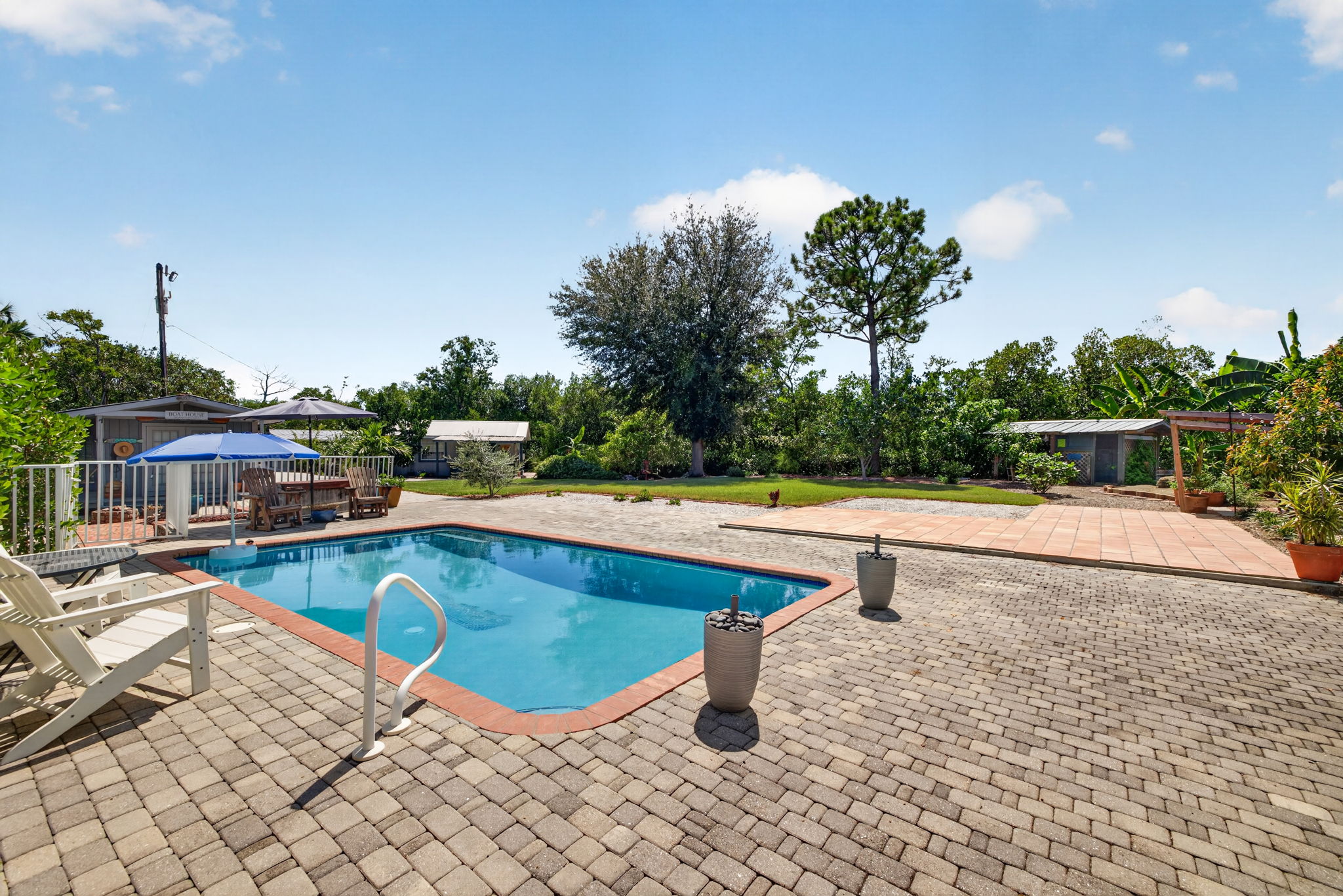 Pool 1 of 4