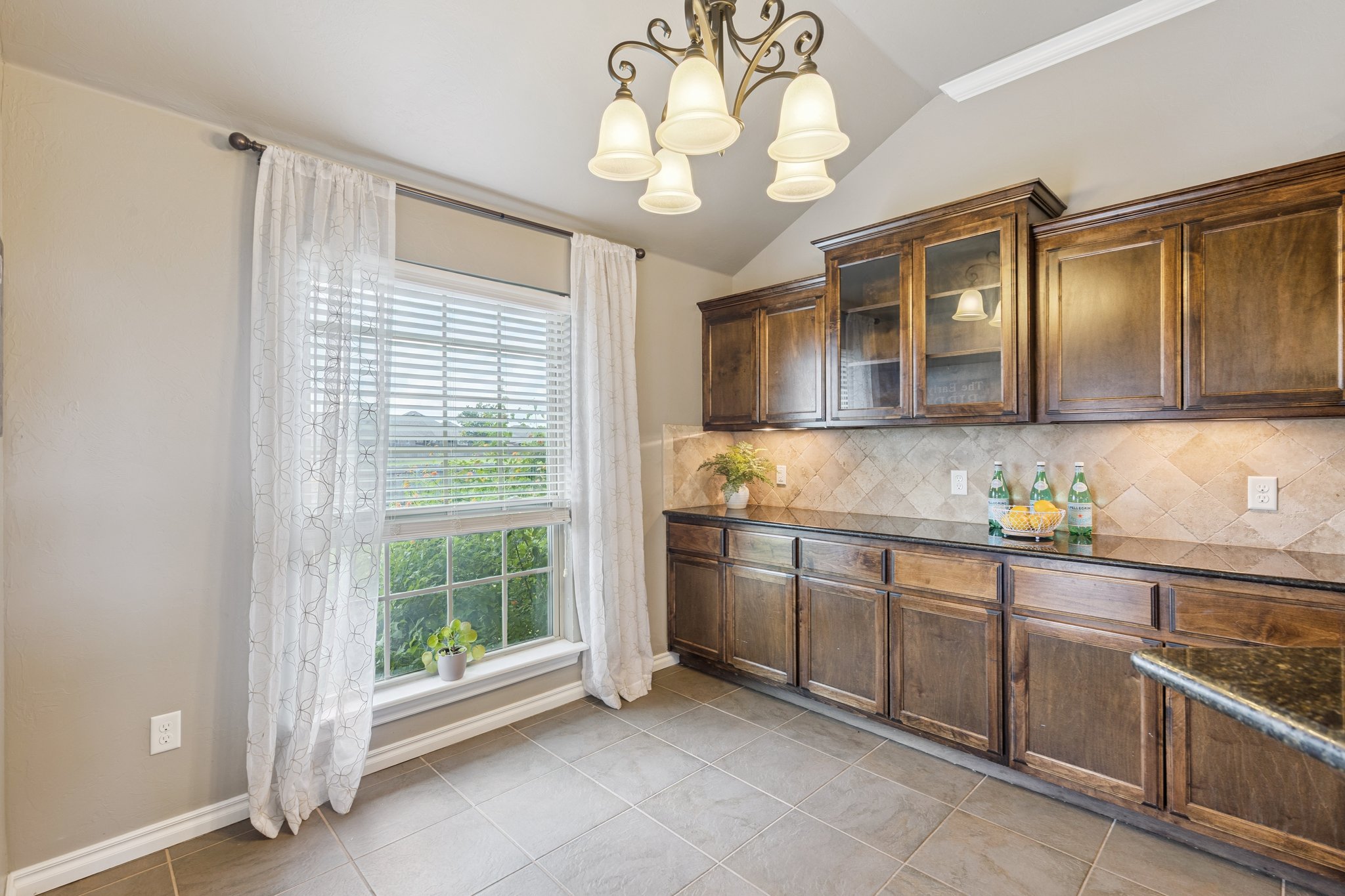 18313 Summer Grove Ave_009.jpg