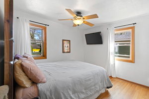  Photo 42