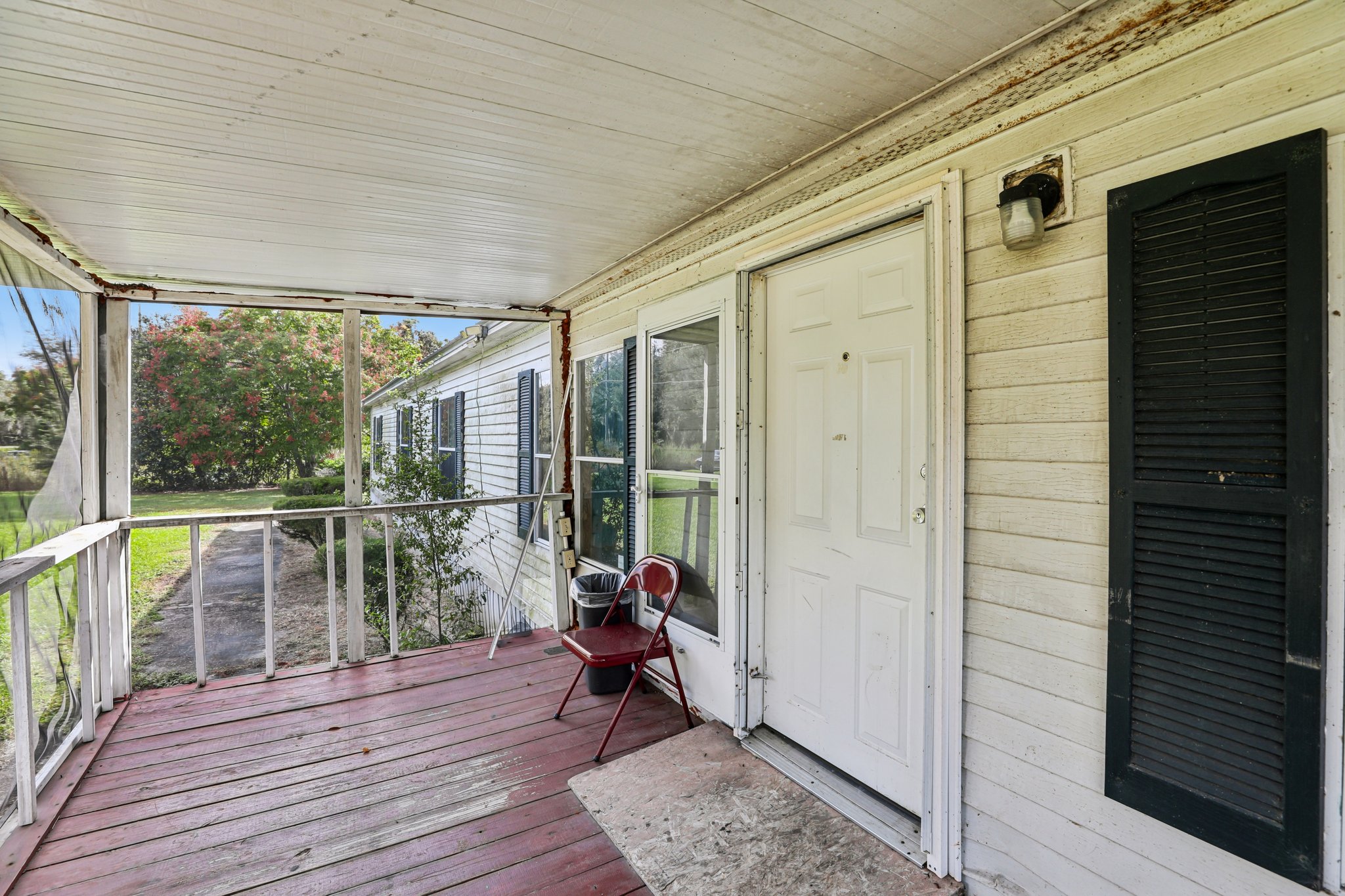 Jones Dr-S1110-007.jpg