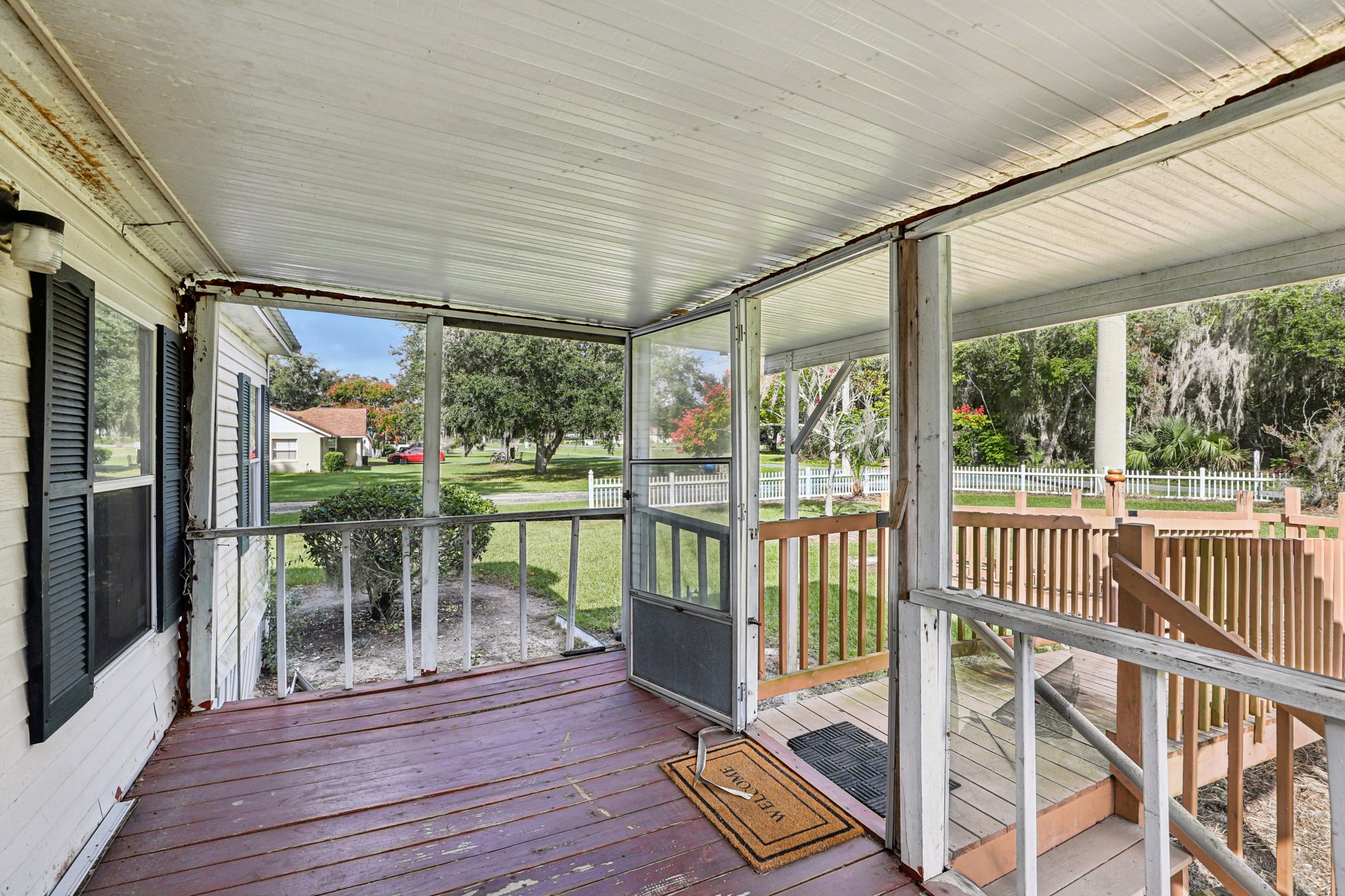 Jones Dr-S1110-008.jpg