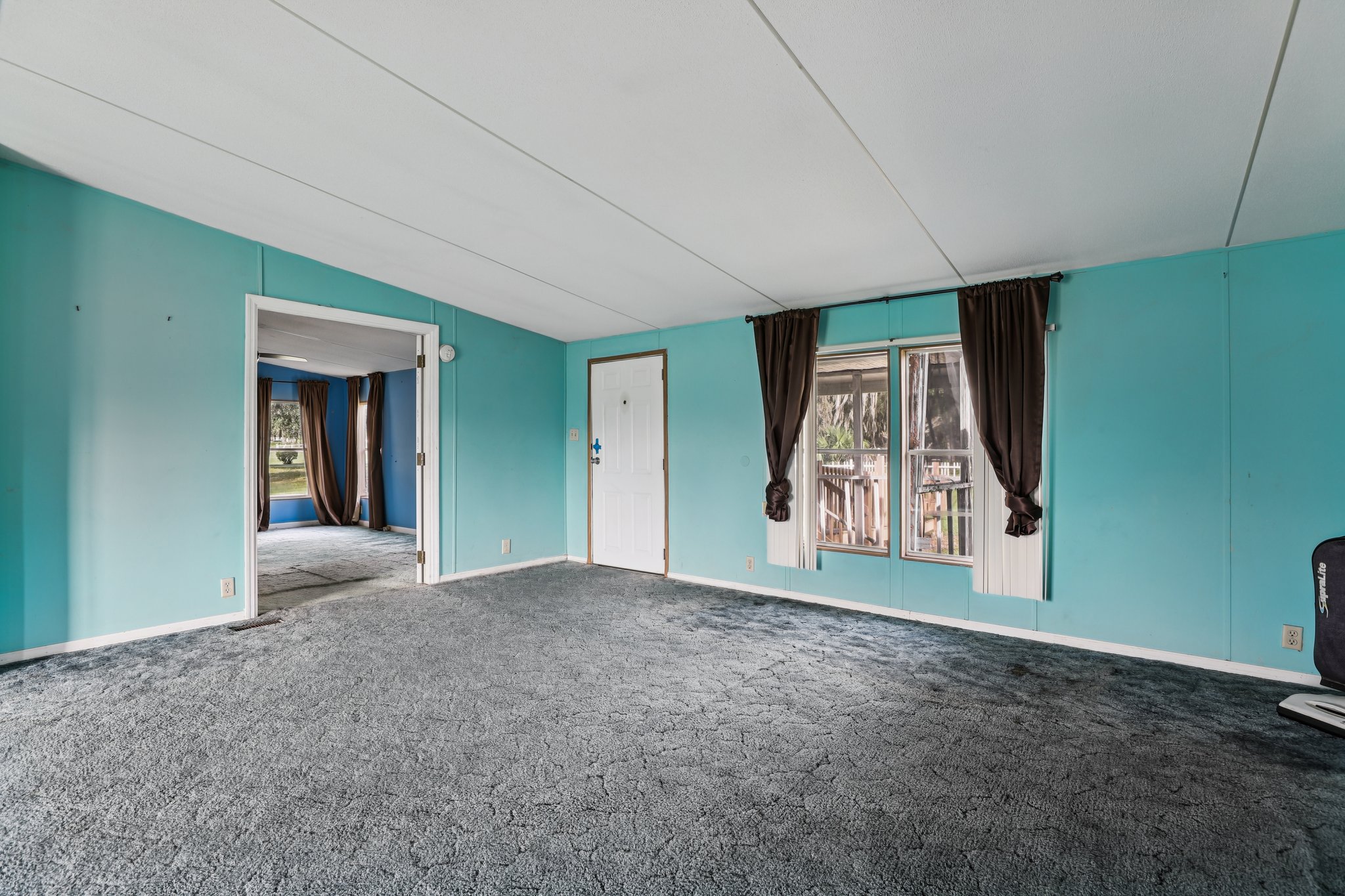 Jones Dr-S1110-013.jpg