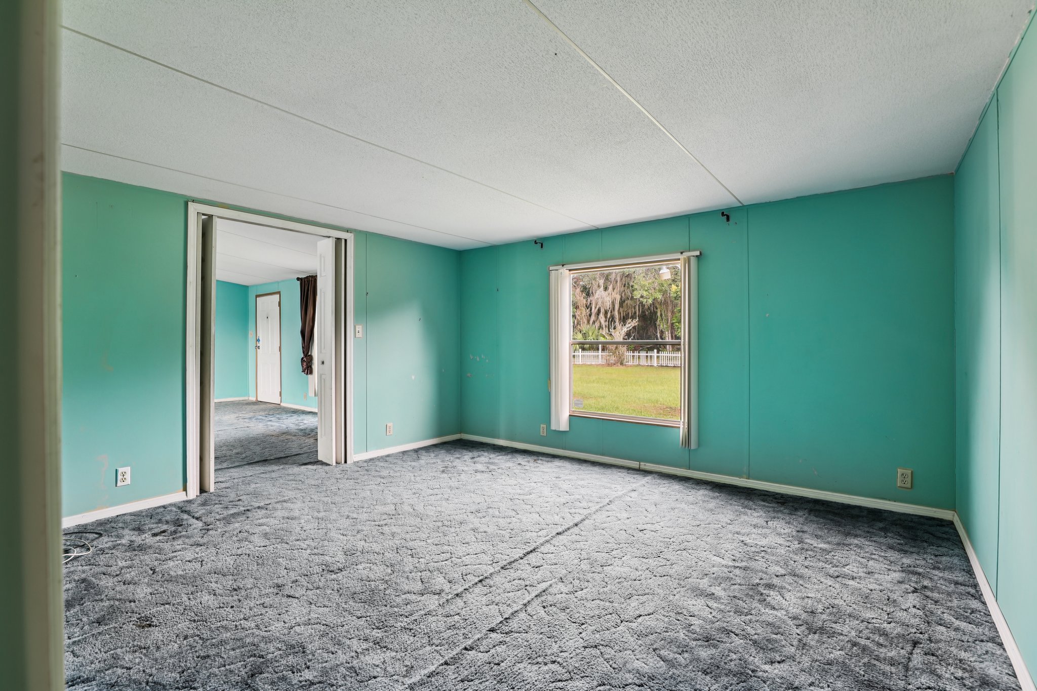 Jones Dr-S1110-019.jpg