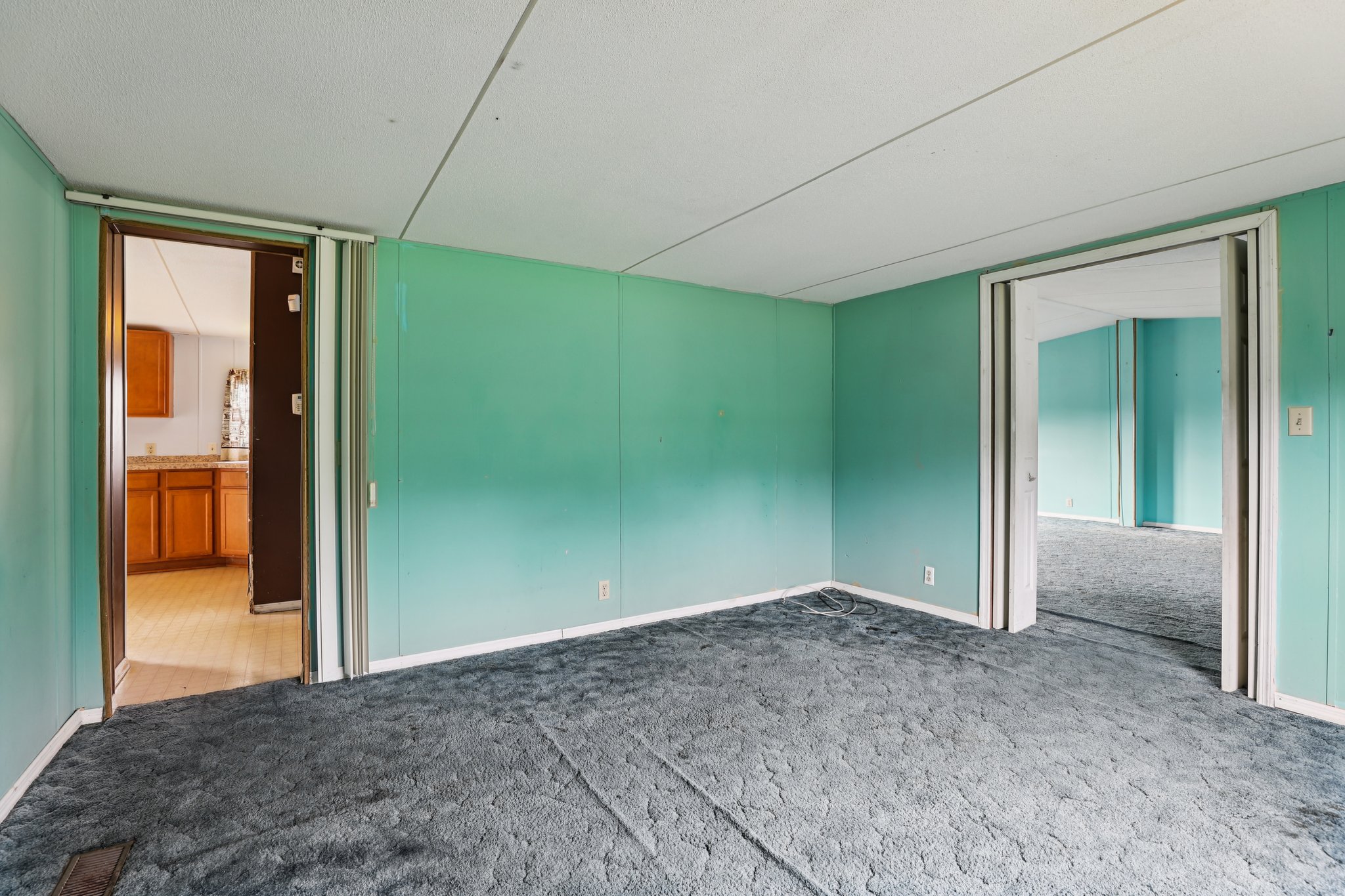 Jones Dr-S1110-020.jpg