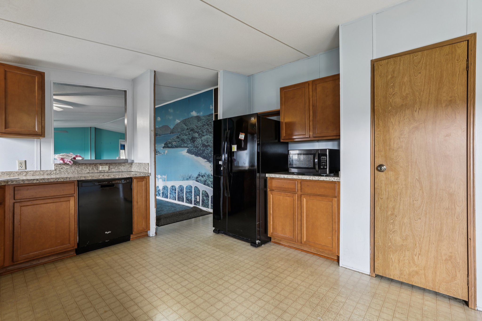 Jones Dr-S1110-024.jpg