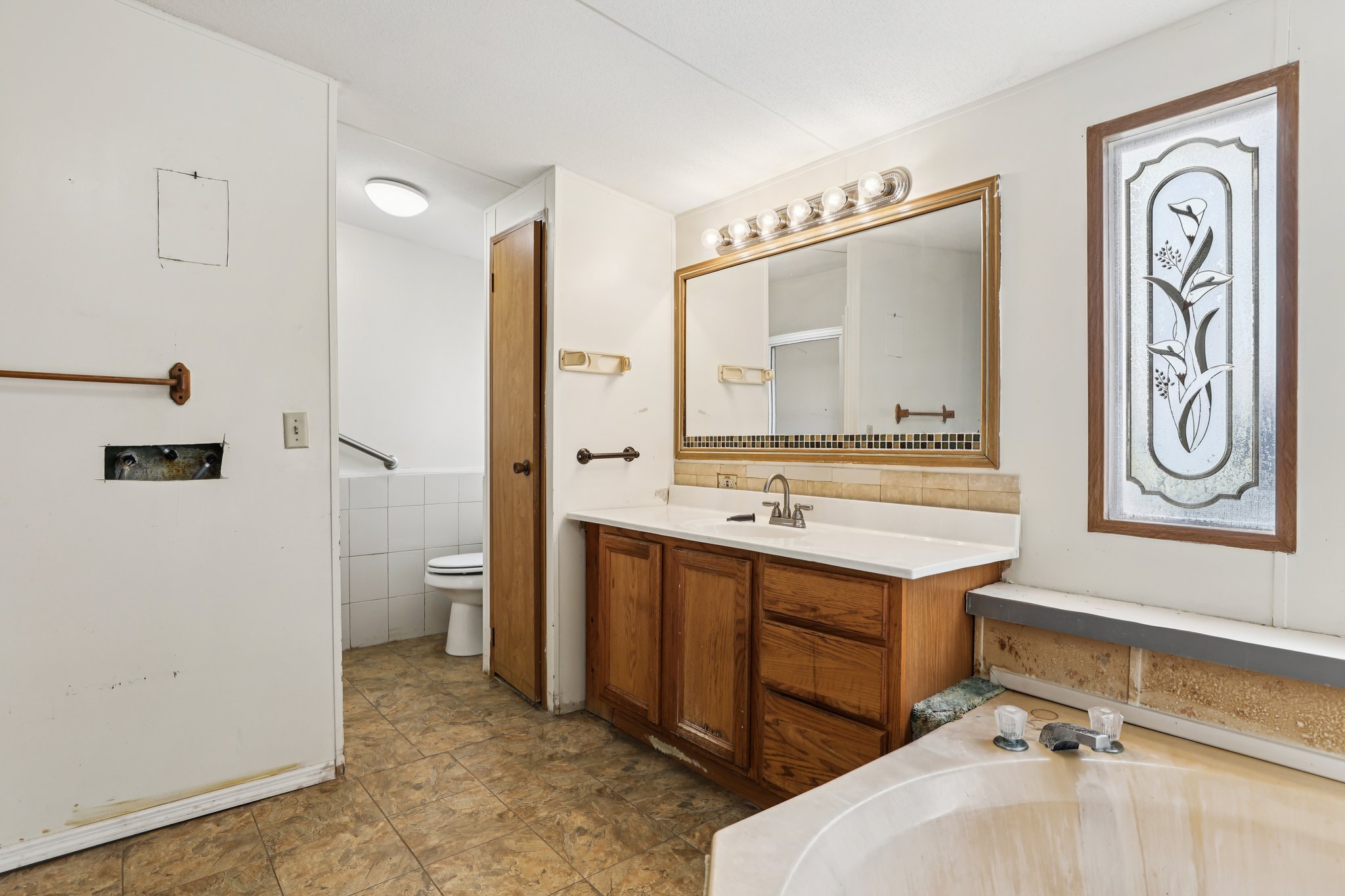 Jones Dr-S1110-028.jpg