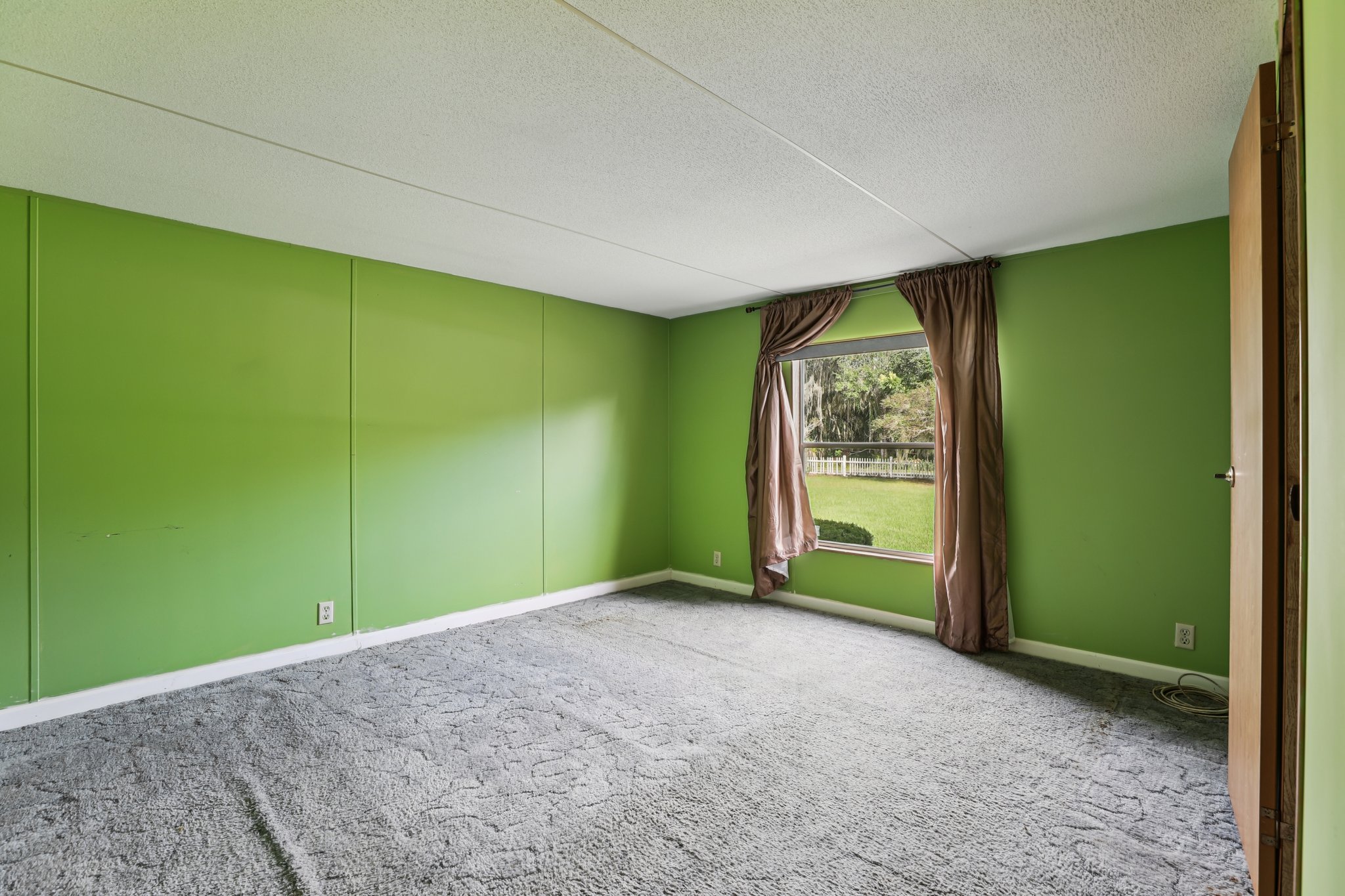 Jones Dr-S1110-032.jpg