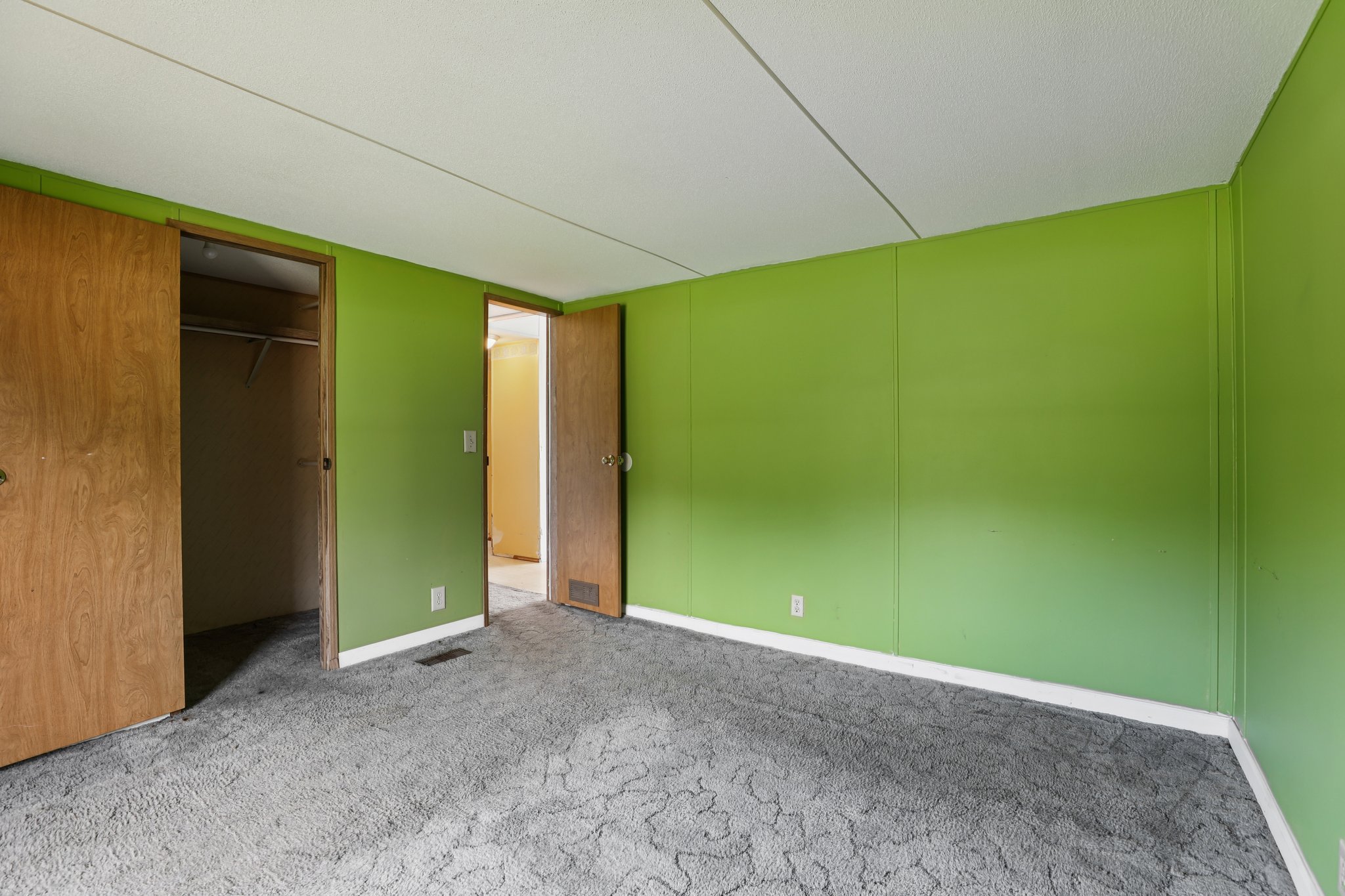 Jones Dr-S1110-033.jpg