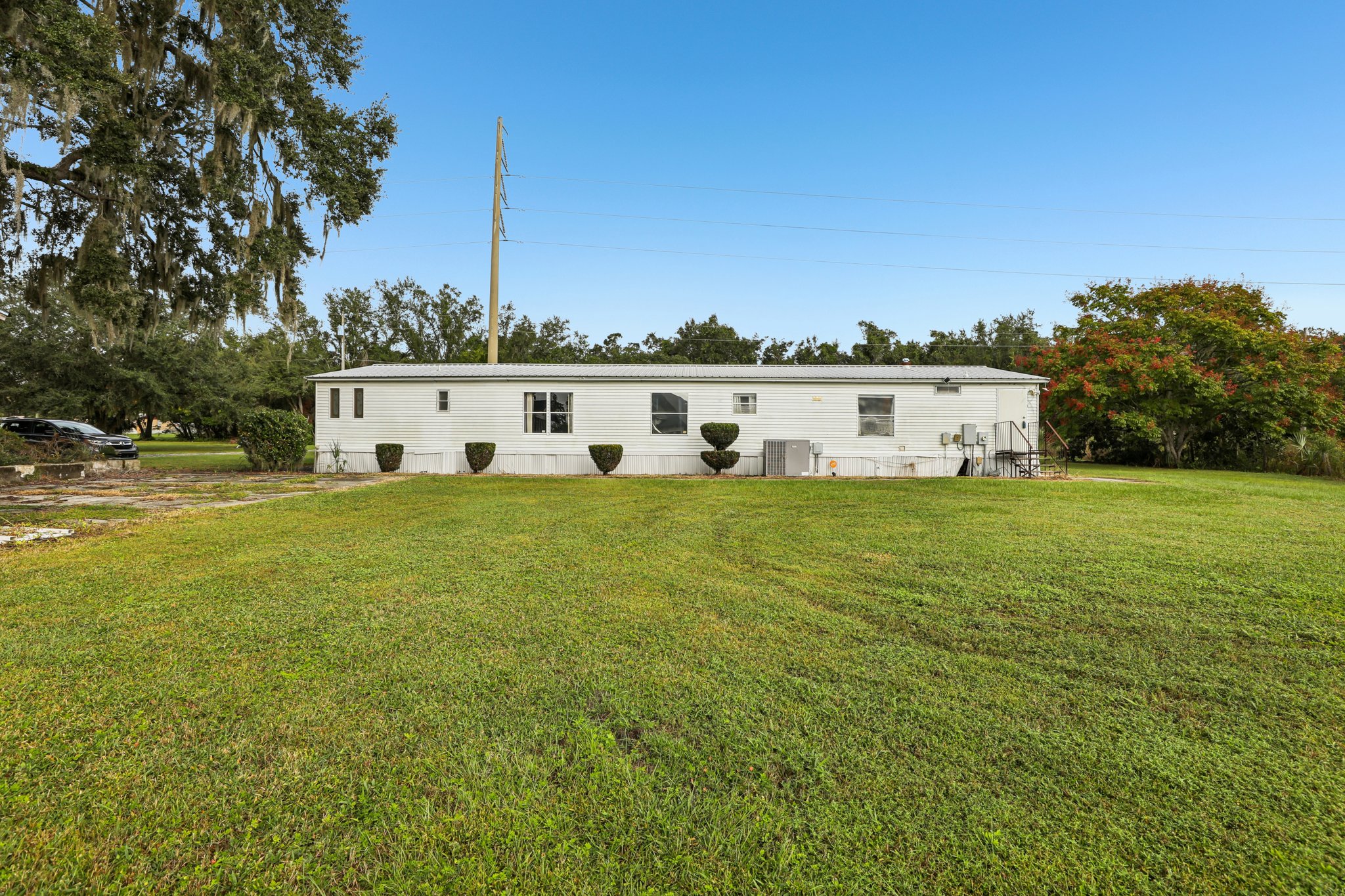 Jones Dr-S1110-039.jpg