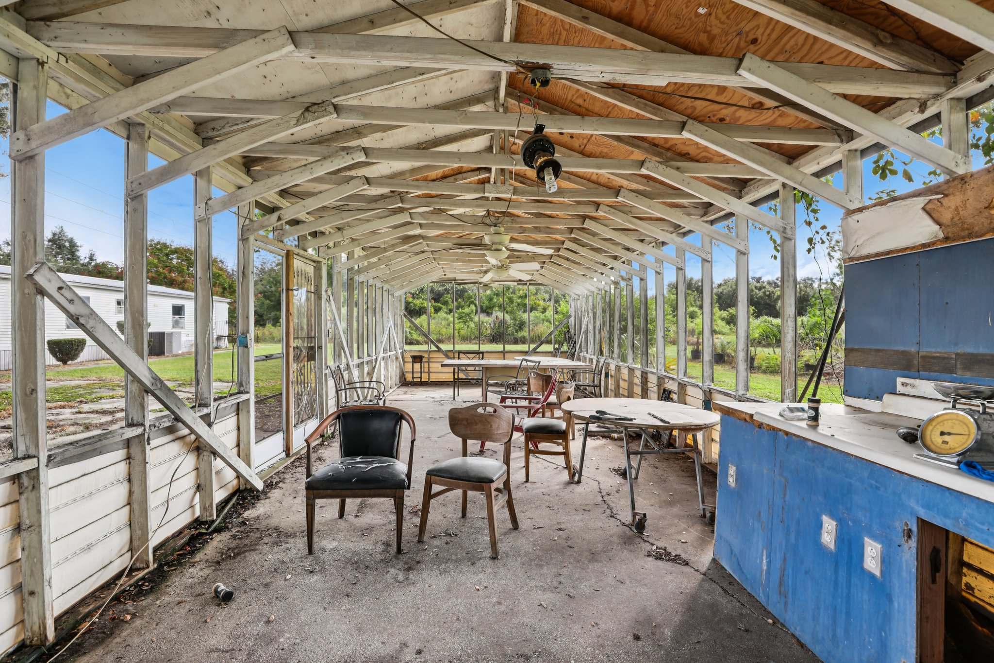 Jones Dr-S1110-043.jpg