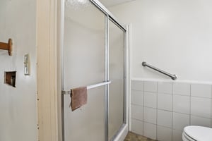 Jones Dr-S1110-029.jpg