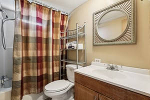 Jones Dr-S1110-034.jpg