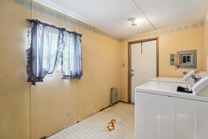 Jones Dr-S1110-035.jpg