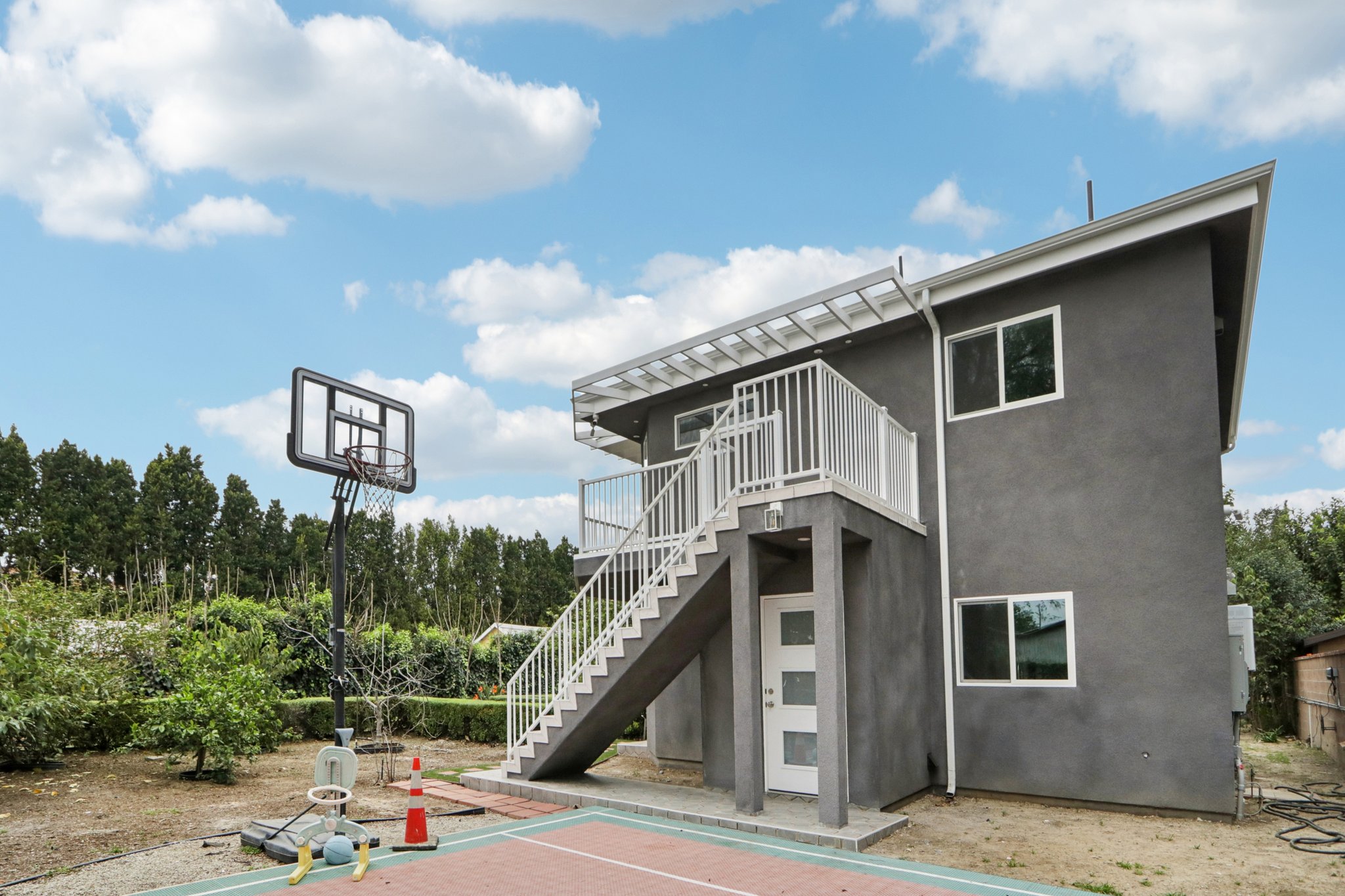 Ingomar St-S1102-003.jpg