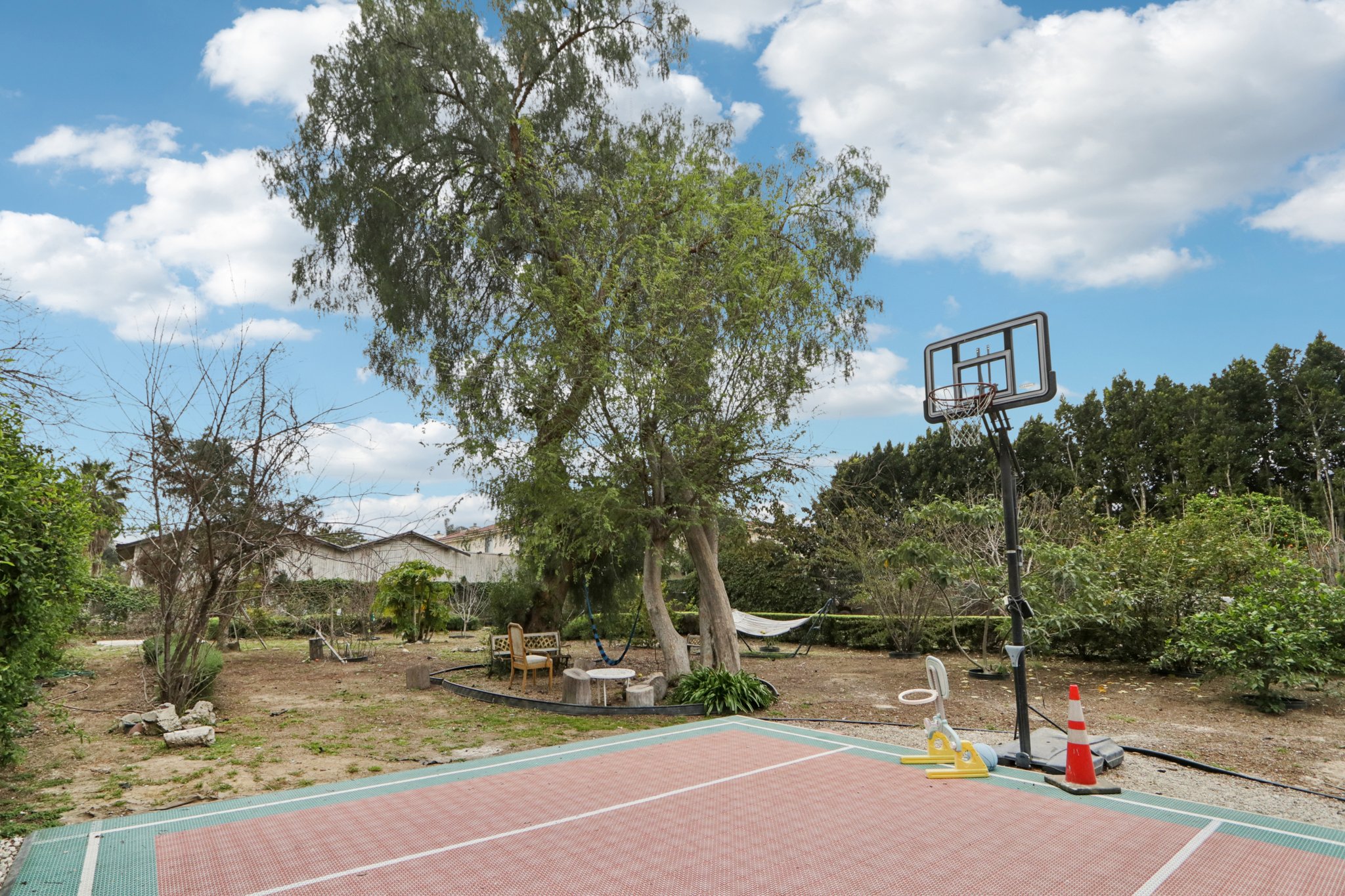 Ingomar St-S1102-004.jpg