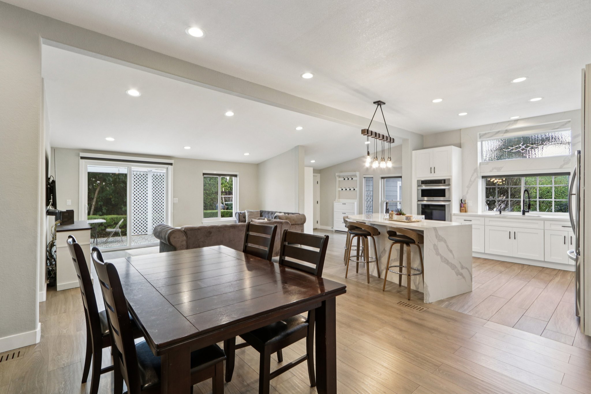 Ingomar St-S1202-010.jpg