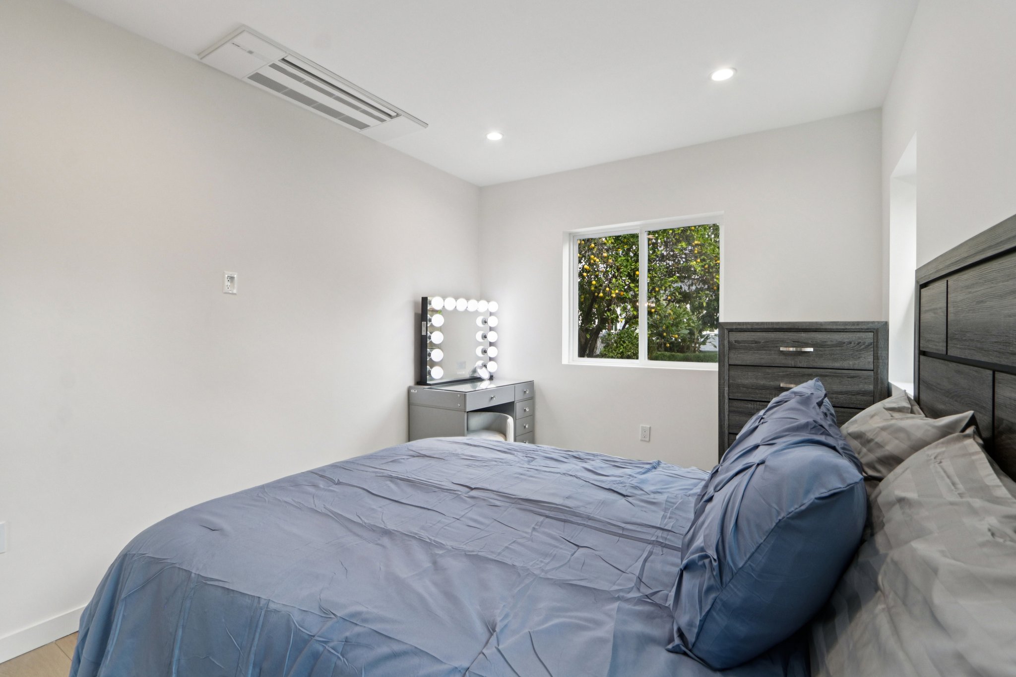 Ingomar St-S1202-034.jpg