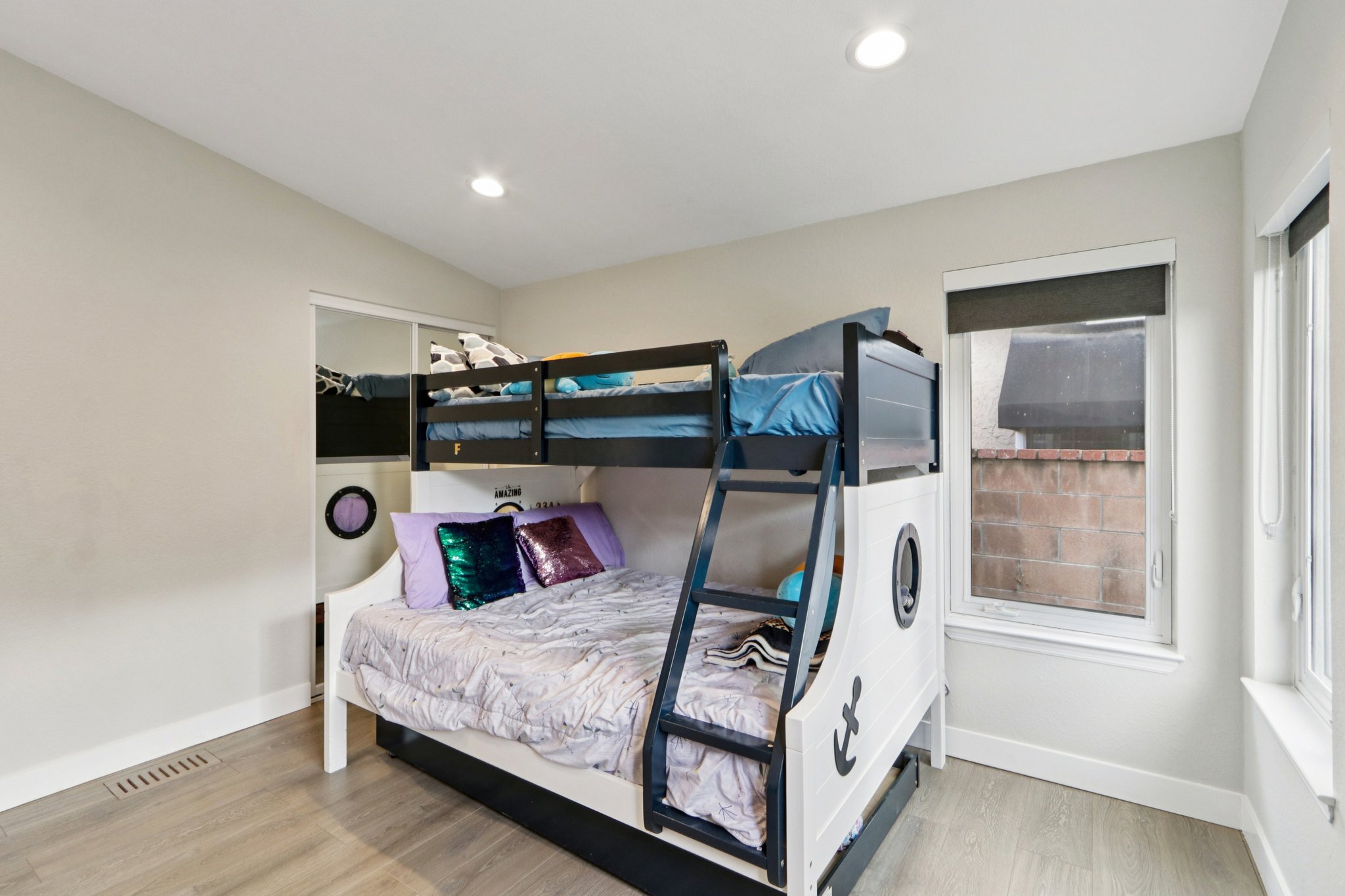 Ingomar St-S1202-056.jpg