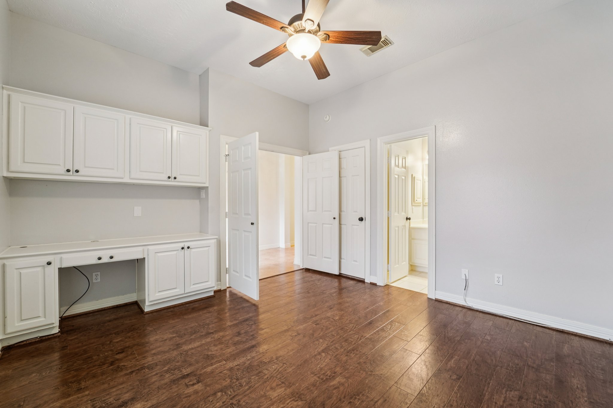 Rittenhouse Park Ct-S2910-015.jpg