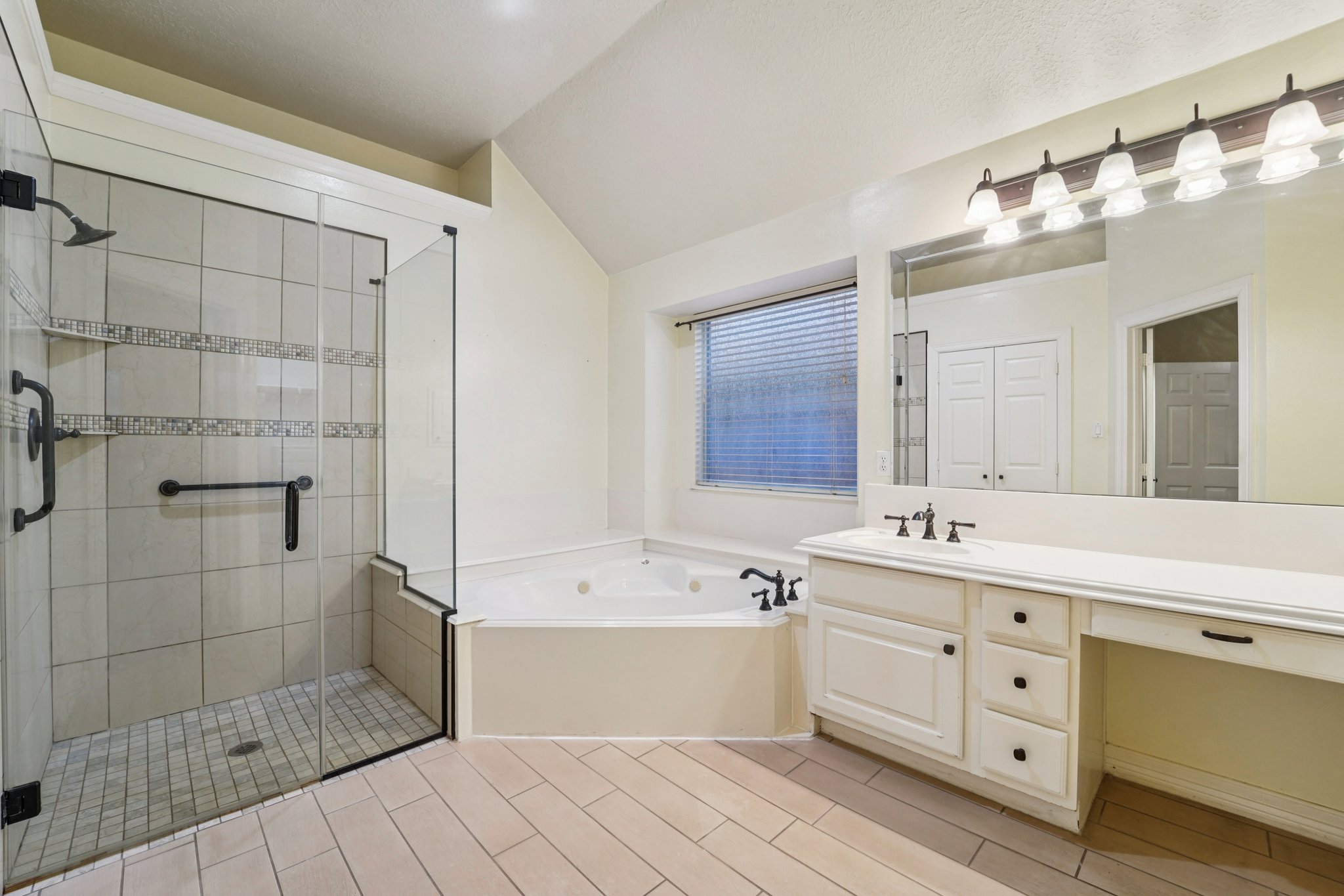 Rittenhouse Park Ct-S2910-025.jpg