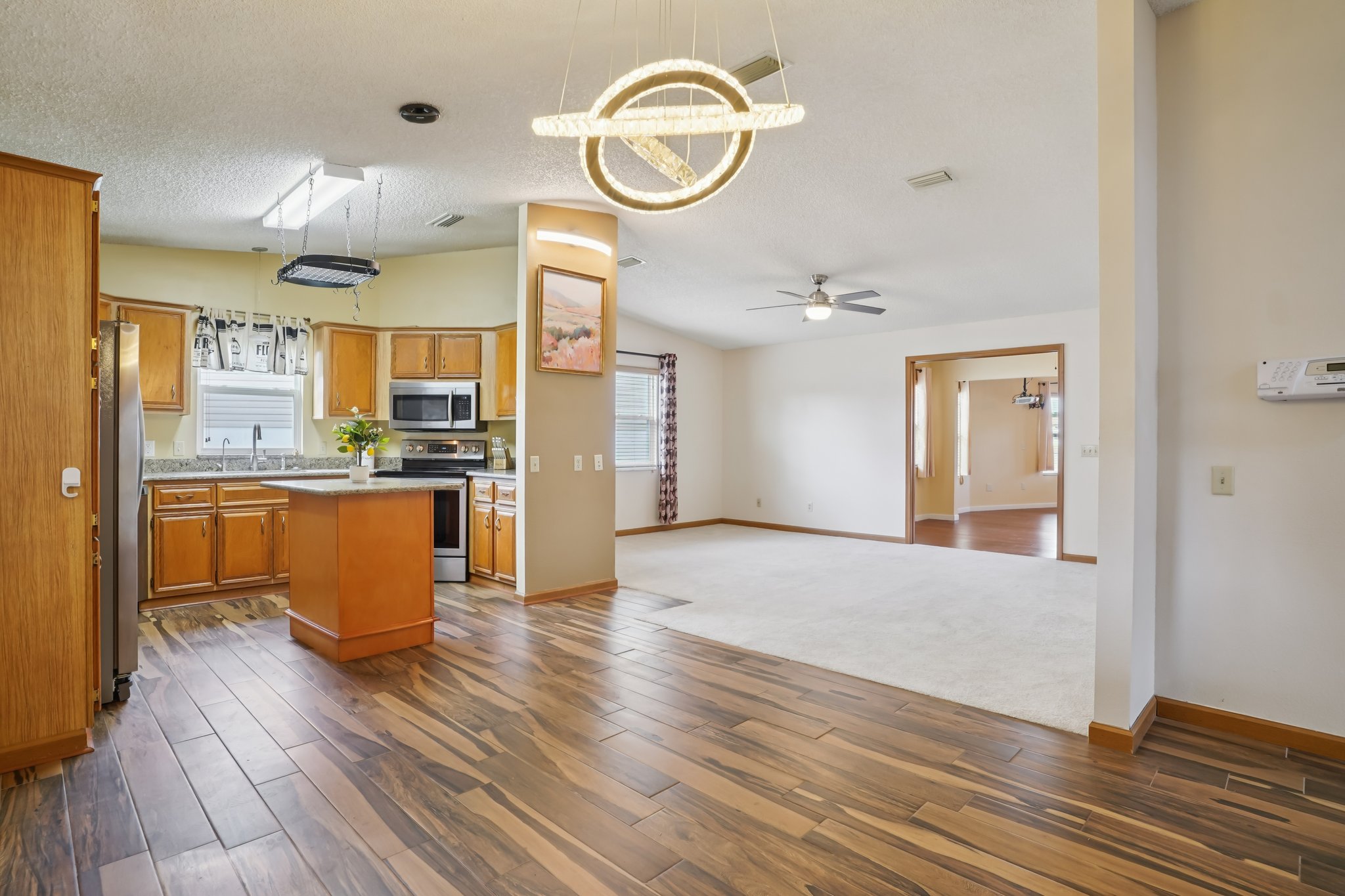 W Schwartz Blvd-S2102-016.jpg