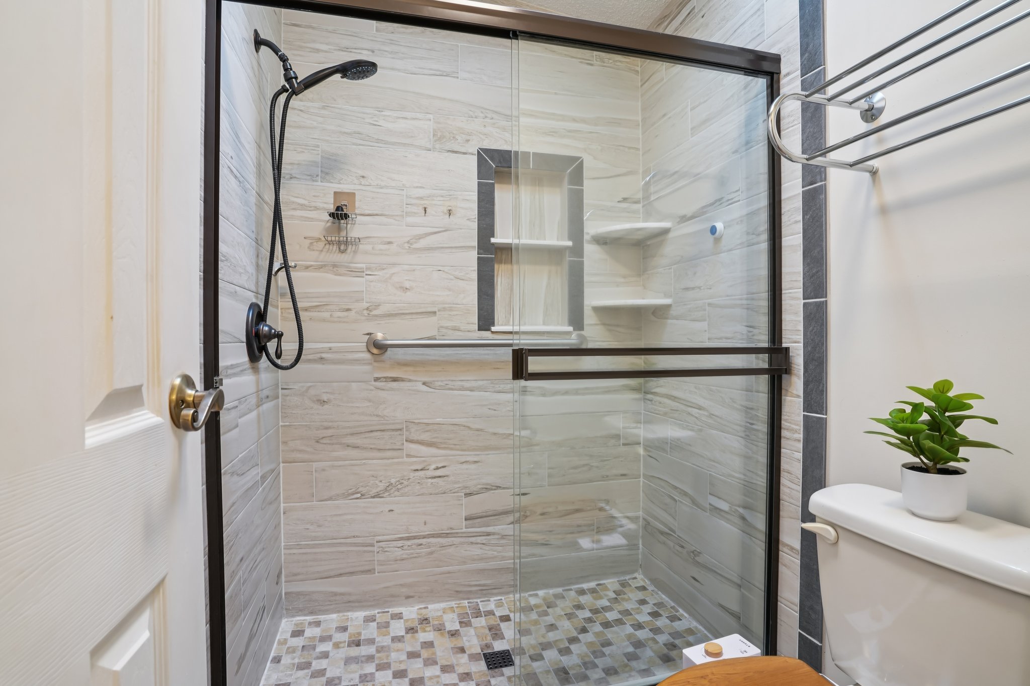 W Schwartz Blvd-S2102-035.jpg