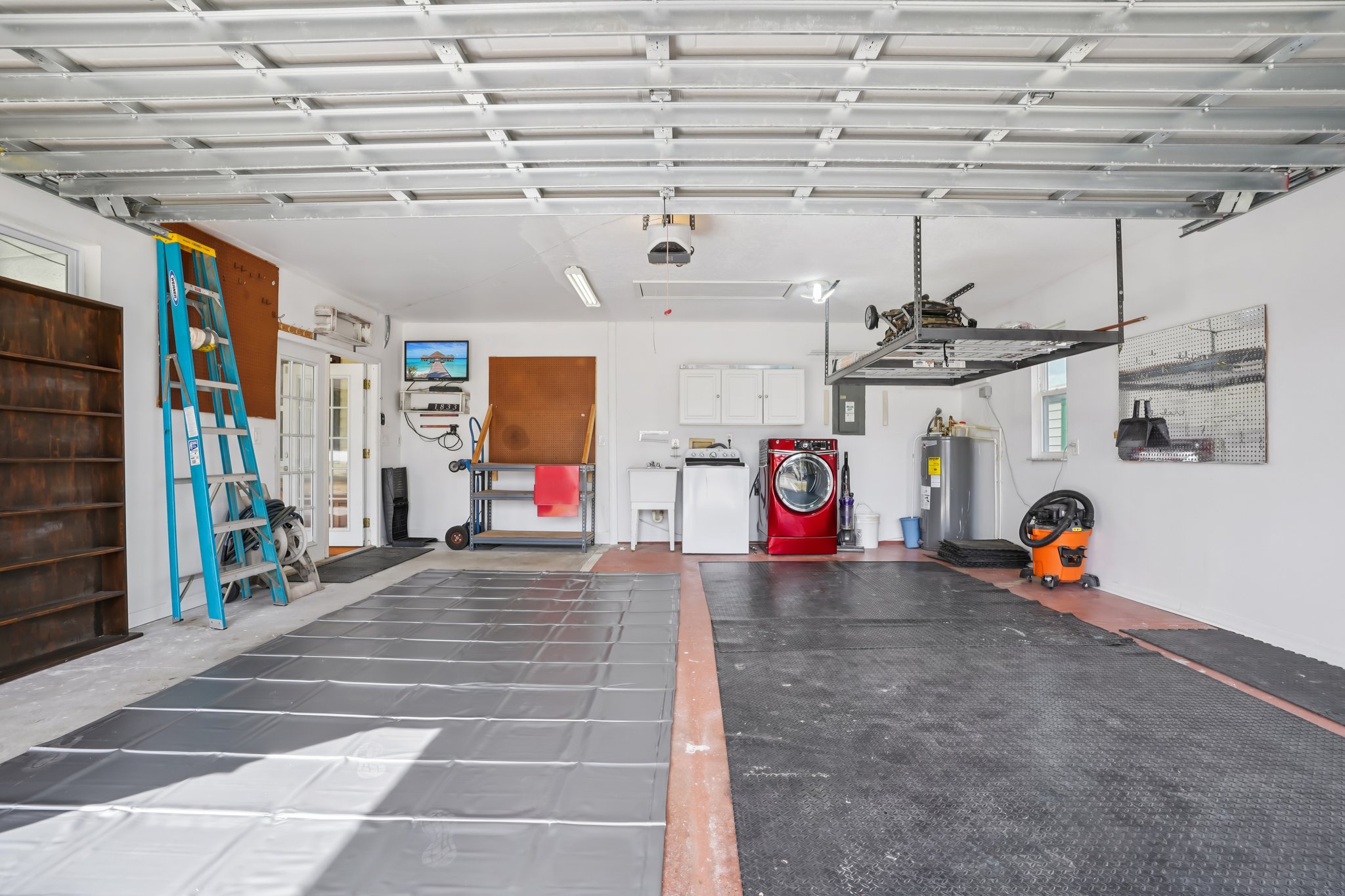 W Schwartz Blvd-S2102-040.jpg