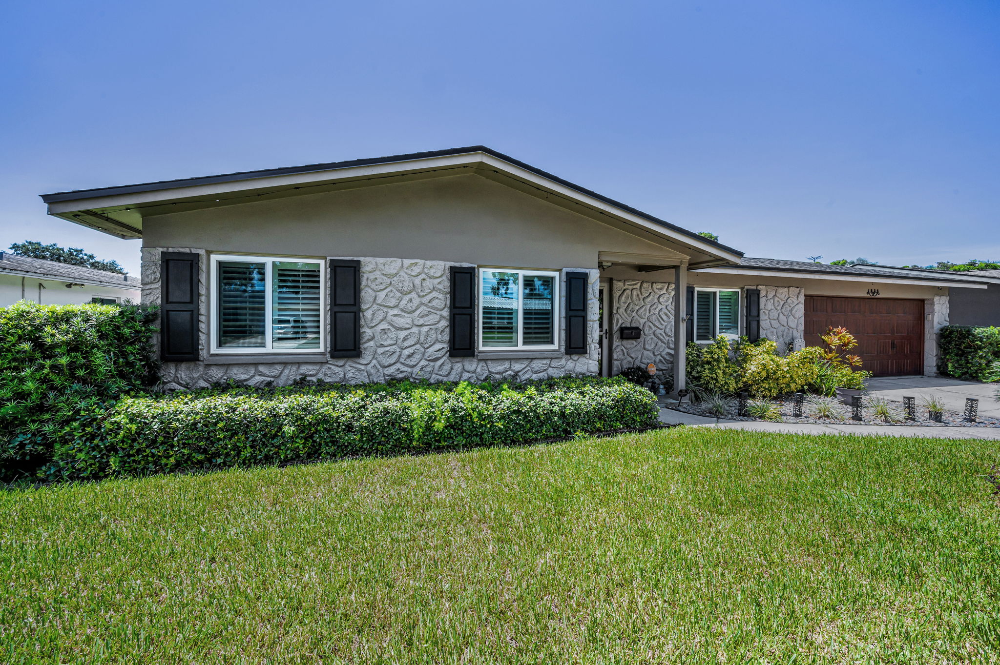 Front Exterior6