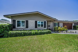 Front Exterior6