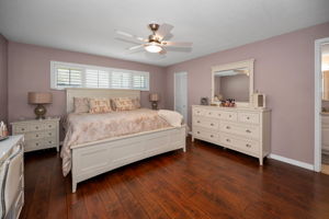 Primary Bedroom1a