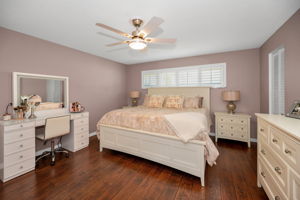 Primary Bedroom1b