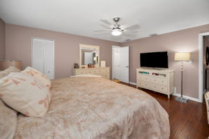 Primary Bedroom1d