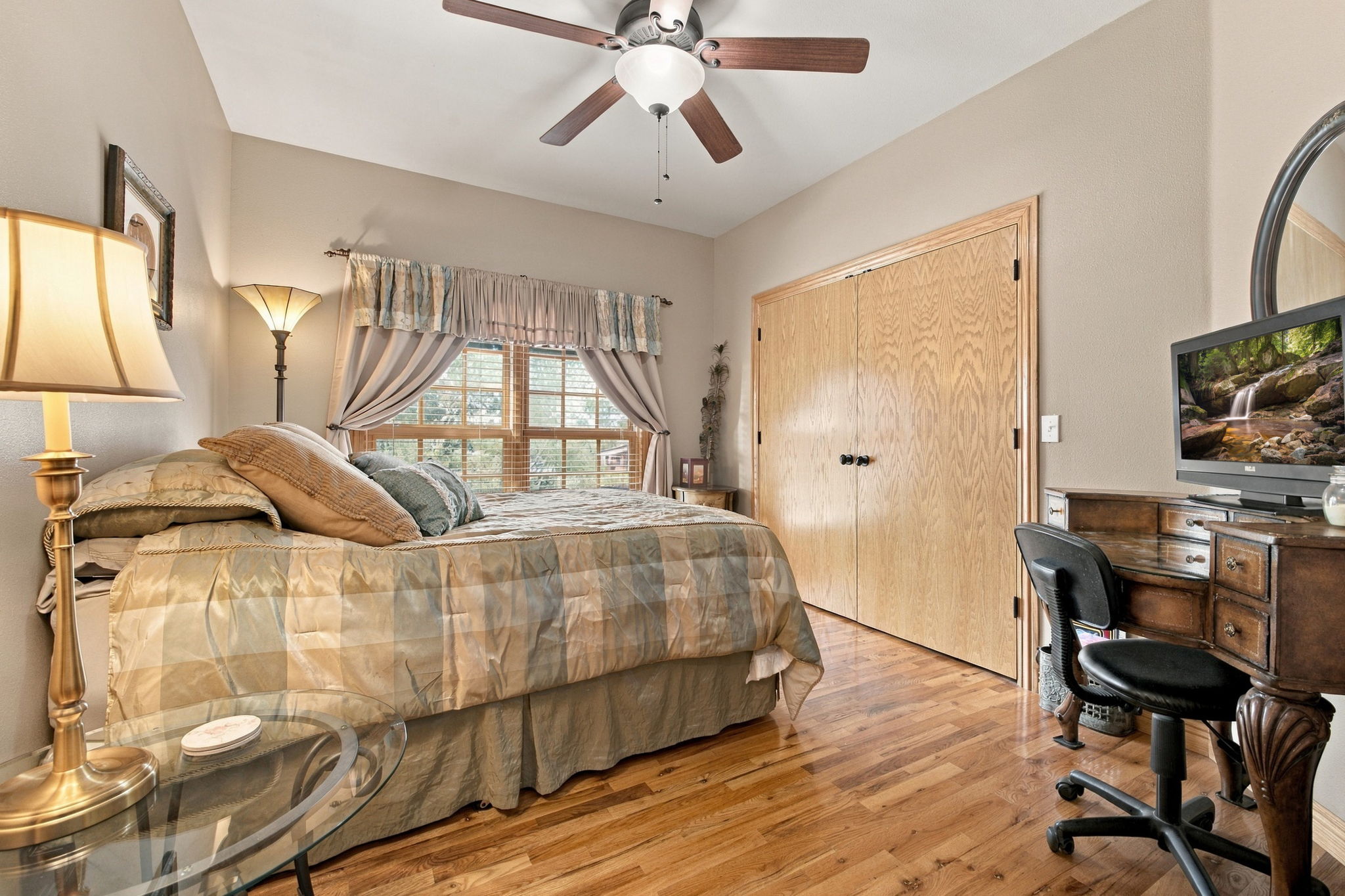 Main level bedroom