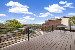 Back deck off barndo