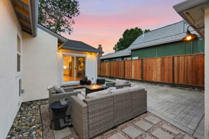 011_f8_TWILIGHT_1835 Ellen Ave