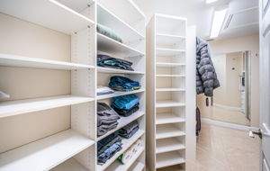 Master Bedroom Walk-in Closet1a