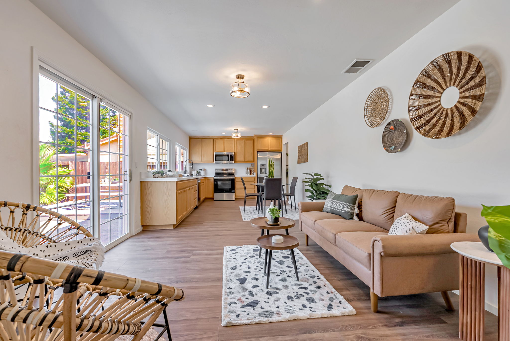 012_1836 Boxwood Dr