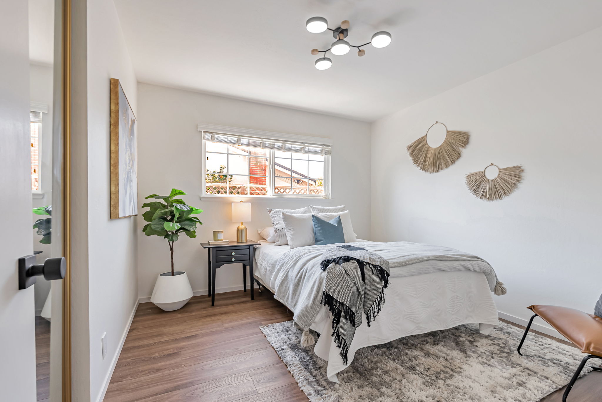 023_1836 Boxwood Dr