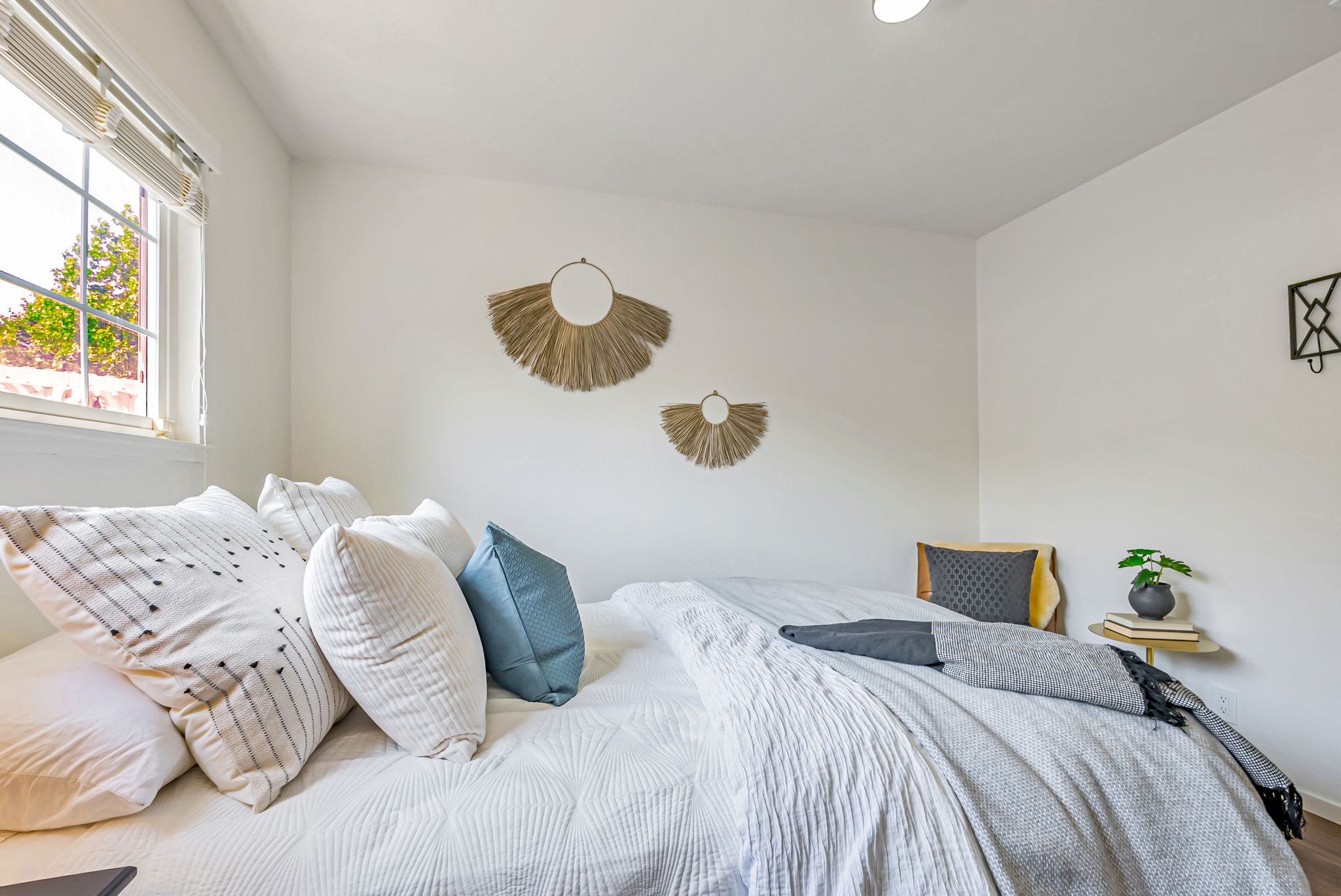024_1836 Boxwood Dr