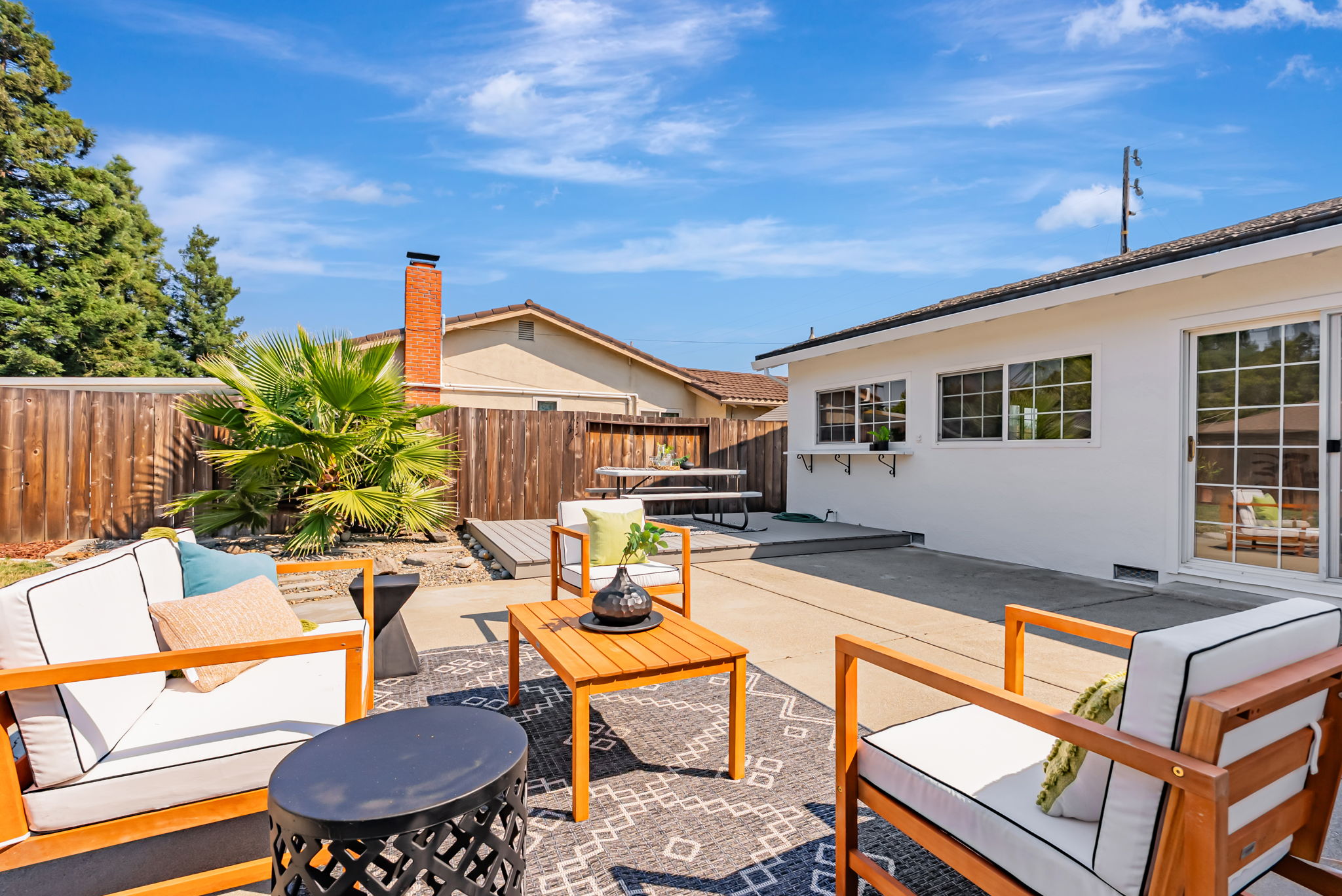 036_1836 Boxwood Dr