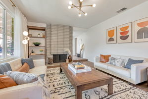 010_1836 Boxwood Dr